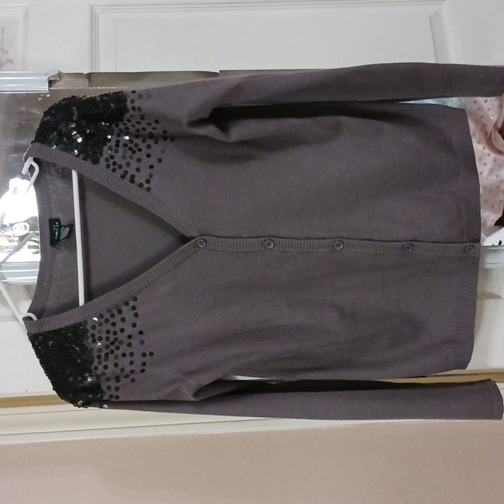 rue 21 Women's cardigan w/ black sequence